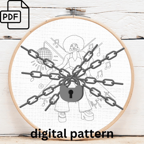close-up-clock-chains-key-2