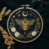 close-up-embroideryed-bee-crescent-flowers