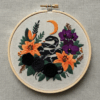 embroidery-snake-flowers-crescent-white-background