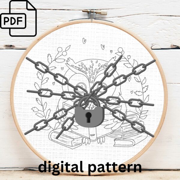 close-up-clock-chains-lock