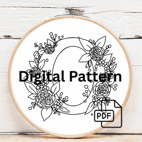 close-up-embroideryed-wreath-ribbon-table
